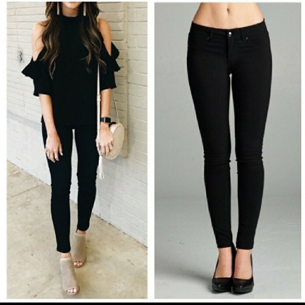 Classic black skinny pants!..NO OFFERS